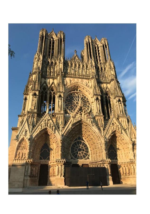 Chez La Reg'- Aux Pieds De La Cathedrale Apartment Reims Ngoại thất bức ảnh